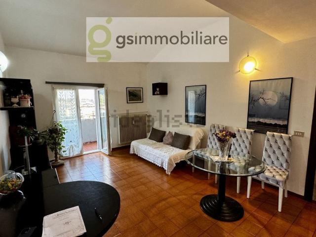 Appartamento in vendita di 96 m² in Via Angelo Canossi