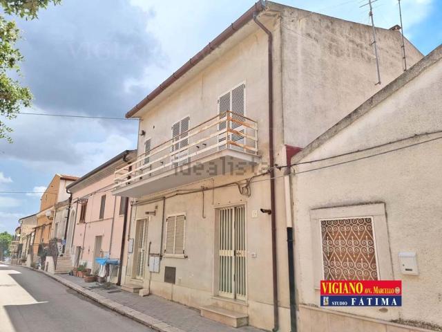 Appartamento in vendita di 96 m² in Via Basilio Leone, 17