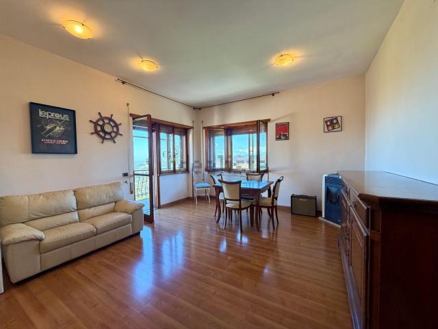 Appartamento in vendita di 96 m² in Via Cavour, 55