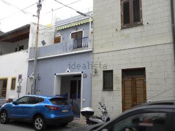 Appartamento in vendita di 96 m² in Via Cesare Battisti