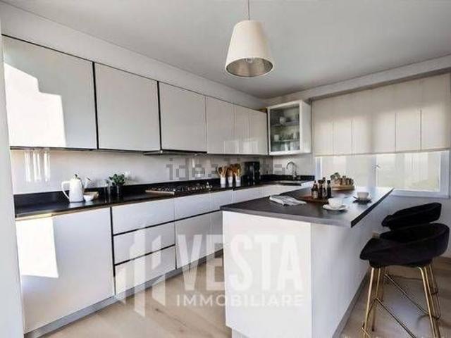 Appartamento in vendita di 96 m² in Via Como