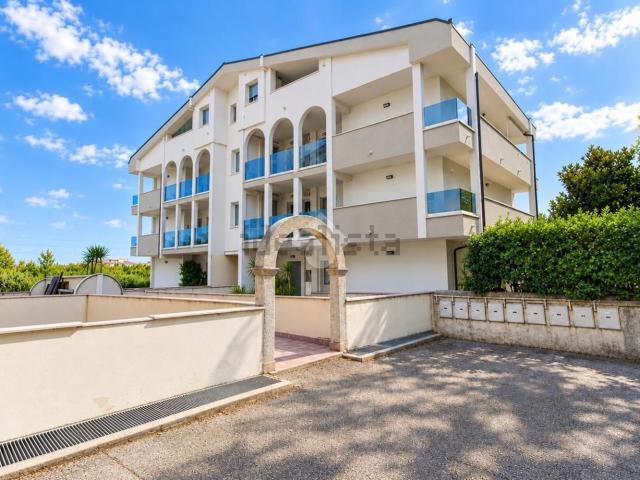 Appartamento in vendita di 96 m² in Via Costanza D&apos Avalos, 39
