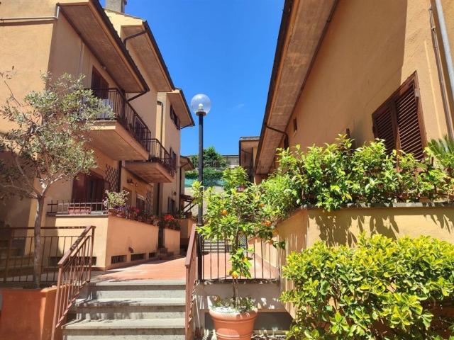 Appartamento in vendita di 96 m² in Via Claudia, 72