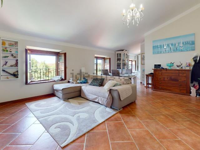Appartamento in vendita di 96 m² in Via del Cavallini