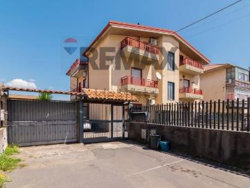 Appartamento in vendita di 96 m² in Via del Mandorlo, 76