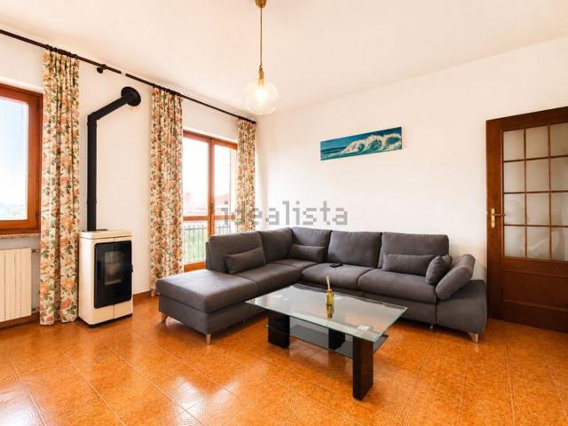 Appartamento in vendita di 96 m² in Via della Langa, 33