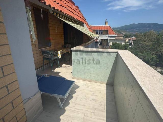 Appartamento in vendita di 96 m² in Via delle Terme, 117