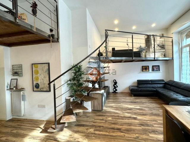 Appartamento in vendita di 96 m² in Via Francesco Fogolari, 1