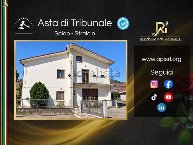 Appartamento in vendita di 96 m² in Via Giarrossa