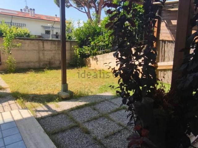 Appartamento in vendita di 96 m² in Via Leonardo Petruzzi, 4