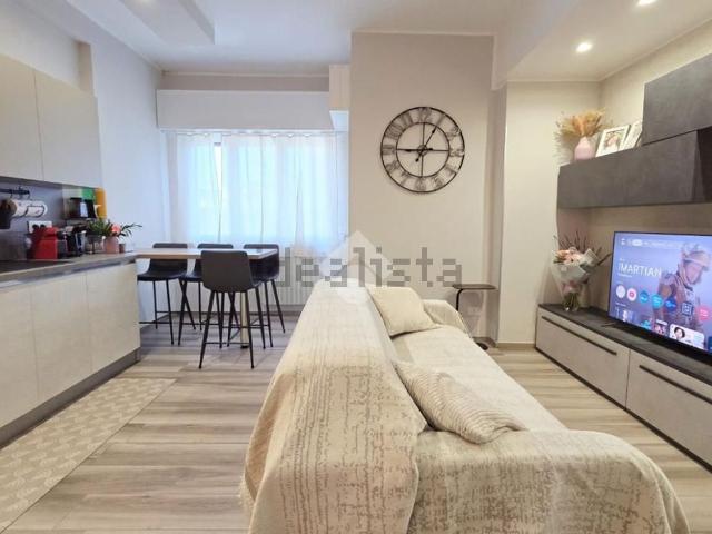 Appartamento in vendita di 96 m² in Via Luca de Samuele Cagnazzi, 10