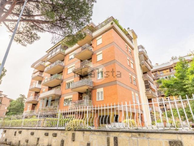Appartamento in vendita di 96 m² in Via Monte Gran Paradiso, 28