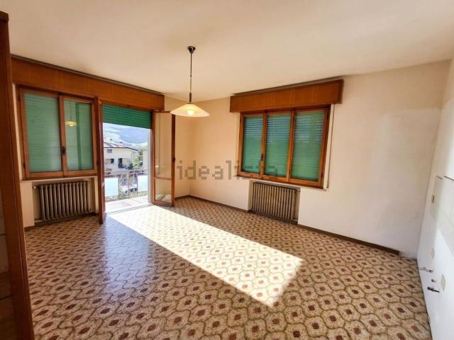 Appartamento in vendita di 96 m² in Via Montefeltro, 186