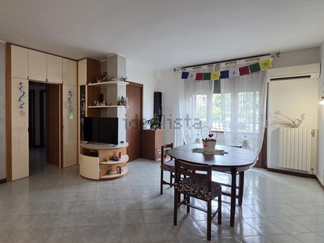 Appartamento in vendita di 96 m² in Via Moncenisio, 47