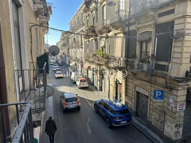 Appartamento in vendita di 96 m² in Via Monsignor Ventimiglia