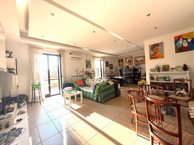 Appartamento in vendita di 96 m² in Via Ripuaria, 153