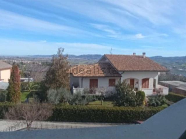 Appartamento in vendita di 96 m² in Via Romano Campo, 7