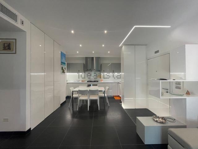 Appartamento in vendita di 96 m² in Viale Maria Ceccarini