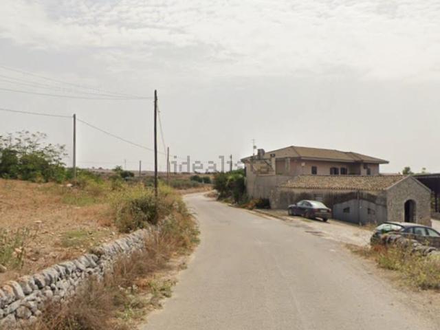 Appartamento in vendita di 976 m² in Contrada Comuni