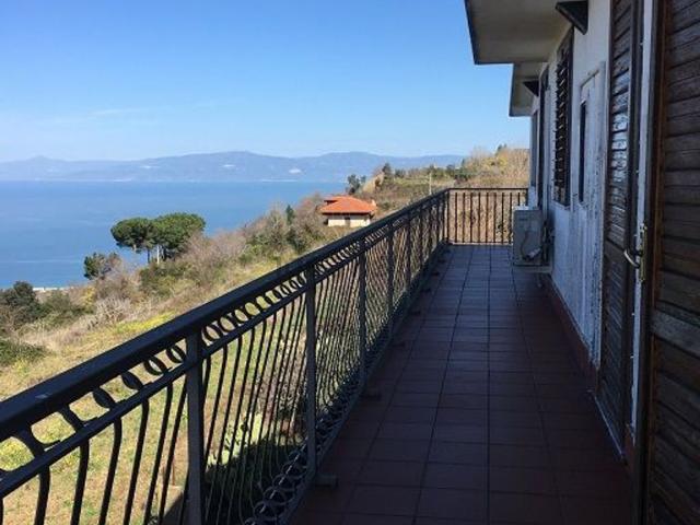 Appartamento in vendita di 98 m² in Traversa I a Viale Bucciarelli, 40