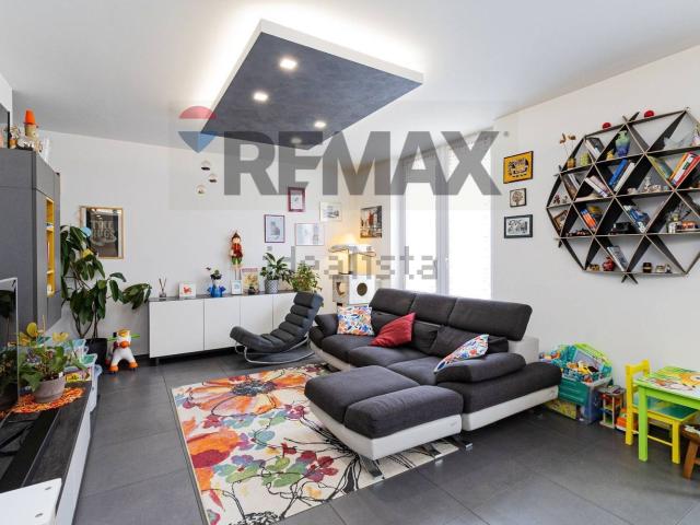 Appartamento in vendita di 98 m² in Via Ulisse Merini, 19