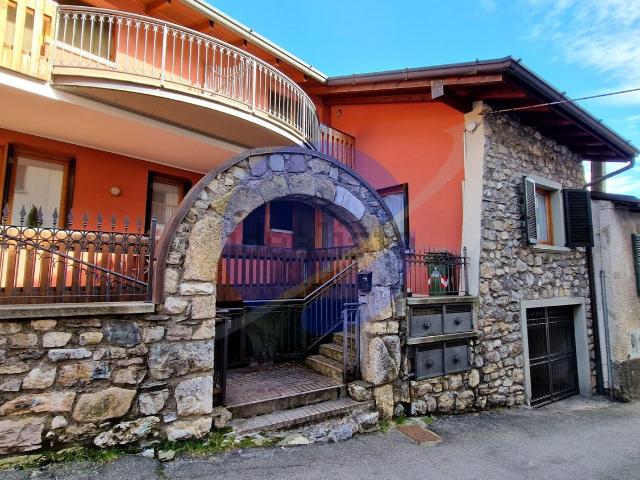 Appartamento in vendita di 98 m² in Via XXI Aprile, 7