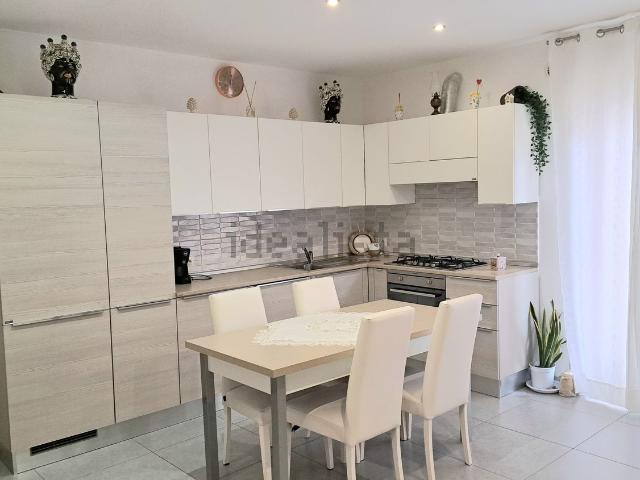Appartamento in vendita di 98 m² in Via Alessandro Manzoni
