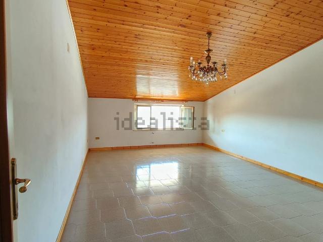 Appartamento in vendita di 98 m² in Via Aurelio Saliceti, 9