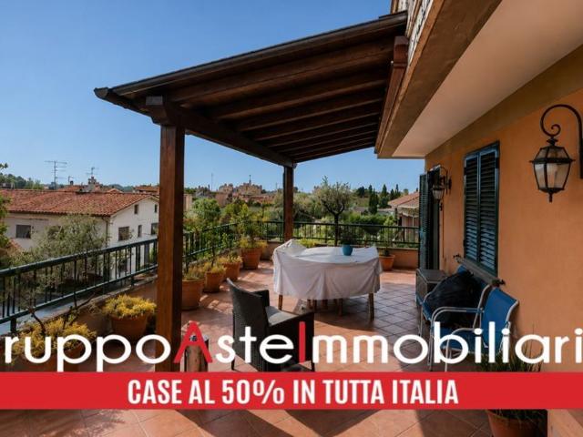 Appartamento in vendita di 98 m² in Via Buggianese
