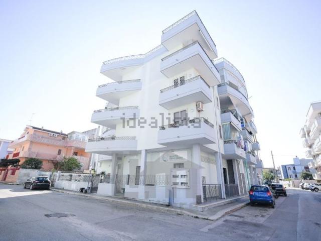Appartamento in vendita di 98 m² in Via Cesare Battisti