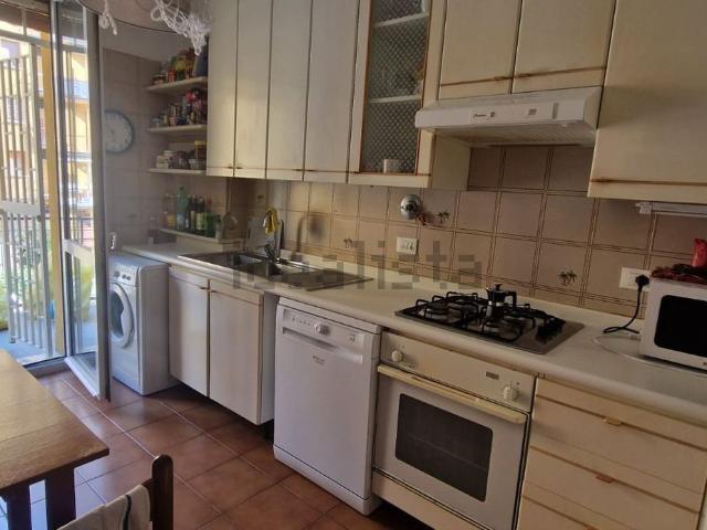 Appartamento in vendita di 98 m² in Via de&apos  Carracci