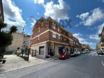 Appartamento in vendita di 98 m² in Via dei Lauri, 202