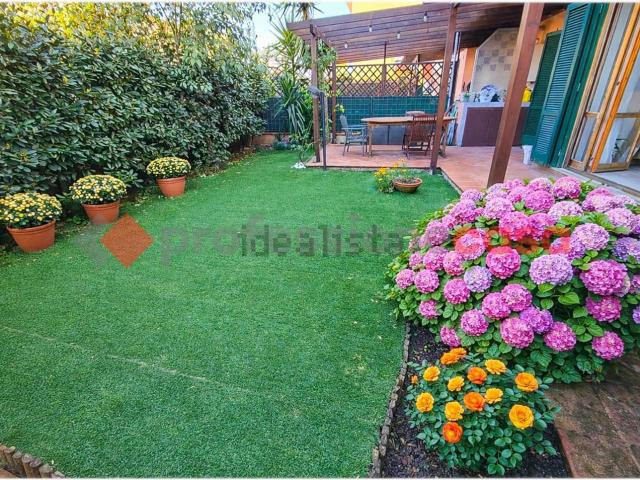 Appartamento in vendita di 98 m² in Via dei Salici