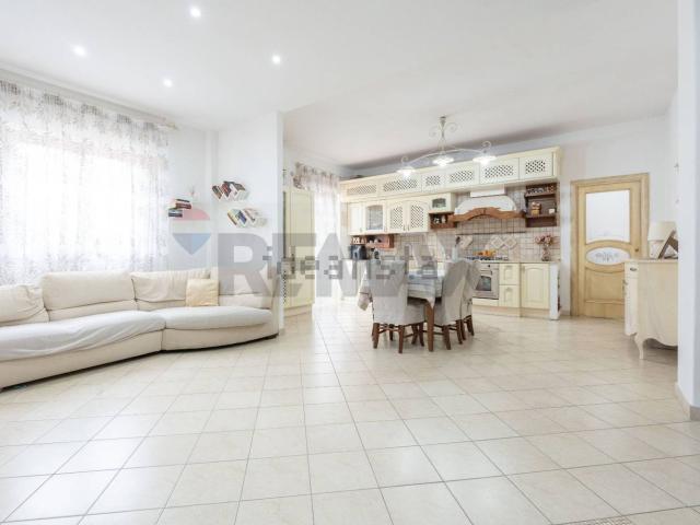 Appartamento in vendita di 98 m² in Via del Bosco, 308