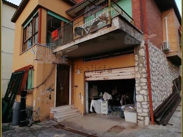 Appartamento in vendita di 98 m² in Via di Santa Maria, 22