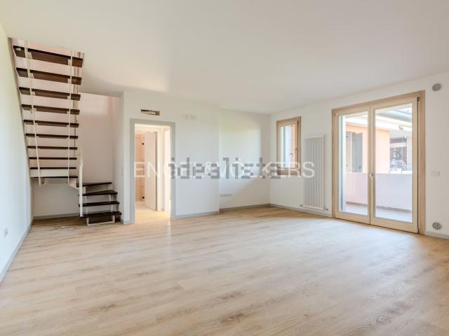 Appartamento in vendita di 98 m² in Via Don G. Girotto