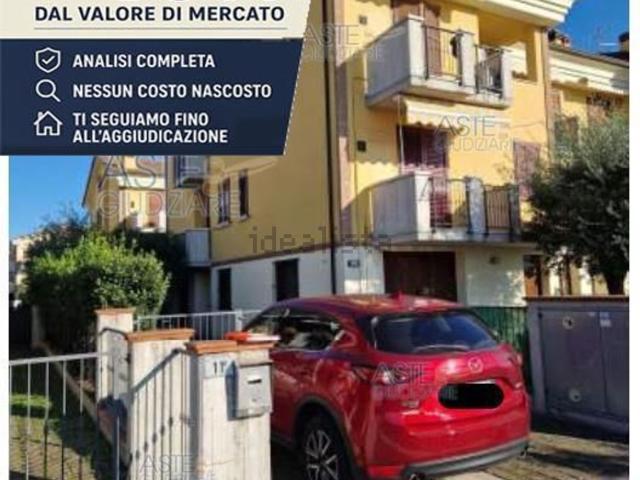 Appartamento in vendita di 98 m² in Via E. Montale, 13