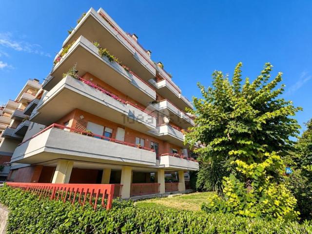 Appartamento in vendita di 98 m² in Via Felice Barnabei, 40