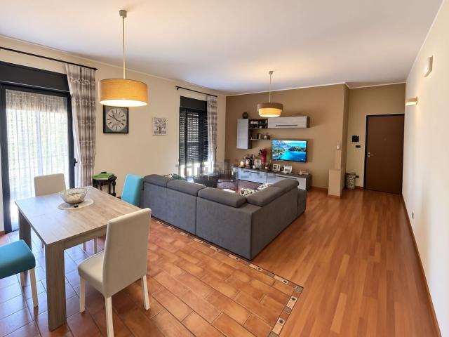 Appartamento in vendita di 98 m² in Via Finocchiari