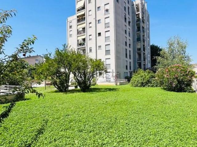 Appartamento in vendita di 98 m² in Via Gabriele D&apos Annunzio, 1