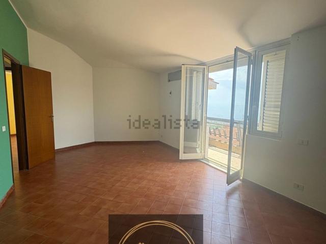 Appartamento in vendita di 98 m² in Via Genova, 35