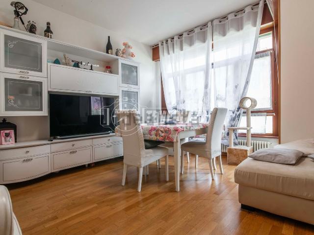 Appartamento in vendita di 98 m² in Via Giovanni Battista Scalabrini, 20