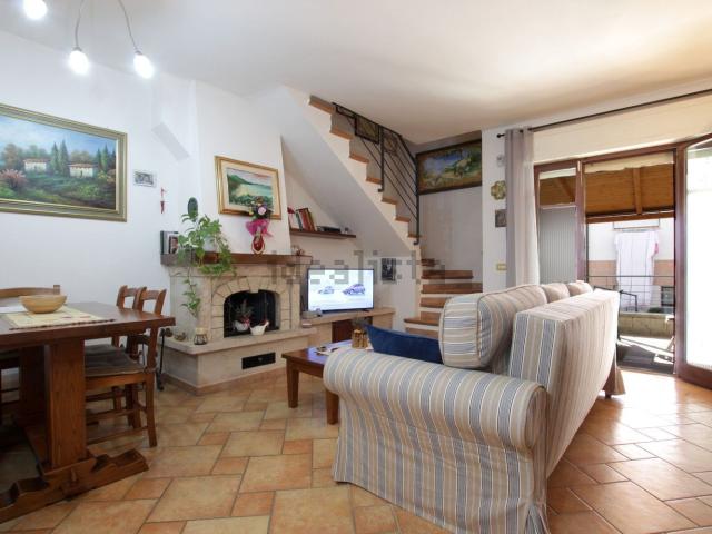 Appartamento in vendita di 98 m² in Via Giovacchino Losi