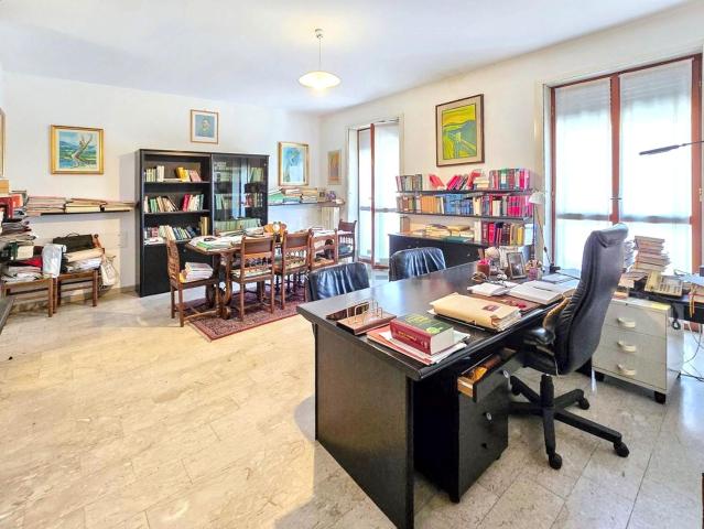 Appartamento in vendita di 98 m² in Via Gian Francesco Parravicini, 2