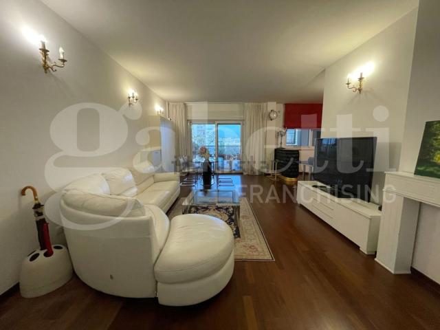 Appartamento in vendita di 98 m² in Via Giuseppe Capruzzi