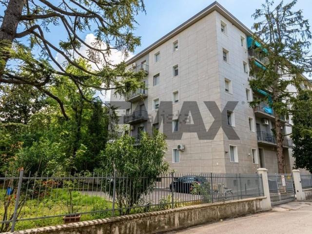 Appartamento in vendita di 98 m² in Via Guido Riccio Fogliani, 43
