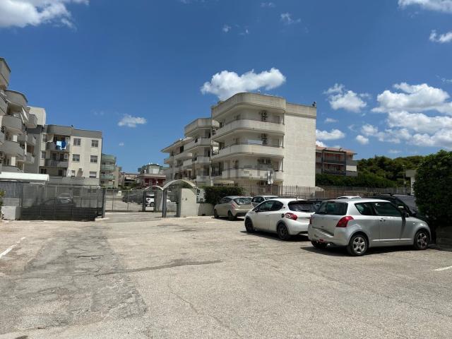 Appartamento in vendita di 98 m² in Via Lago di Levico, 18