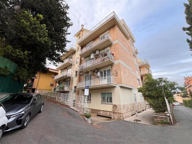 Appartamento in vendita di 98 m² in Via Lucio Cassio