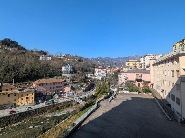 Appartamento in vendita di 98 m² in Via Martiri della Libertà