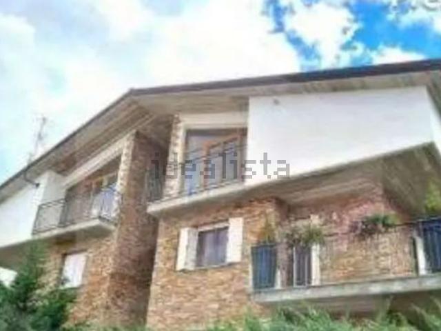 Appartamento in vendita di 98 m² in Via Pietransieri
